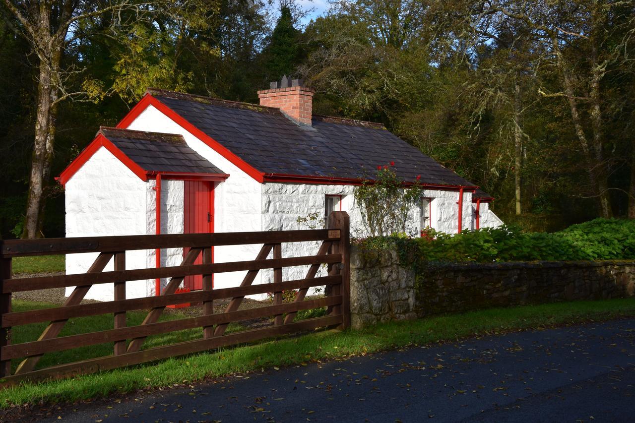 Railway Crossing Cottage Murlas Bridge Bagian luar foto